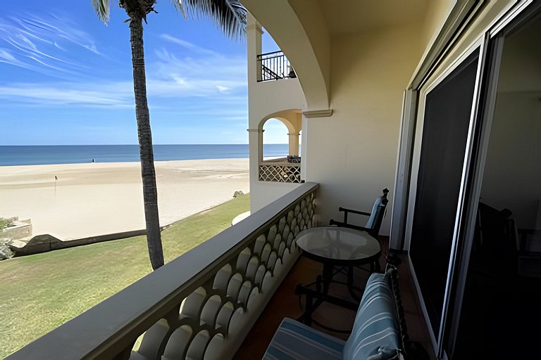 Despierta frente al Mar en este Condo Doble
