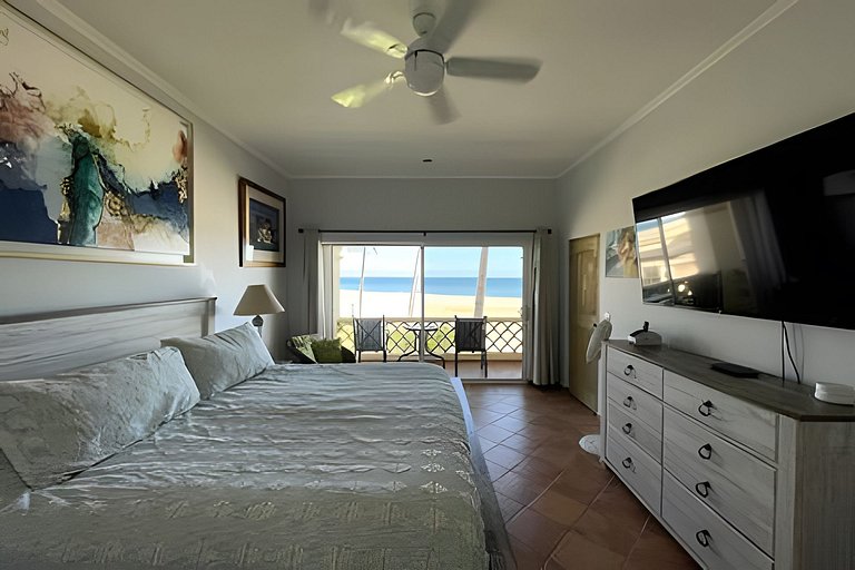 Despierta frente al Mar en este Condo Doble