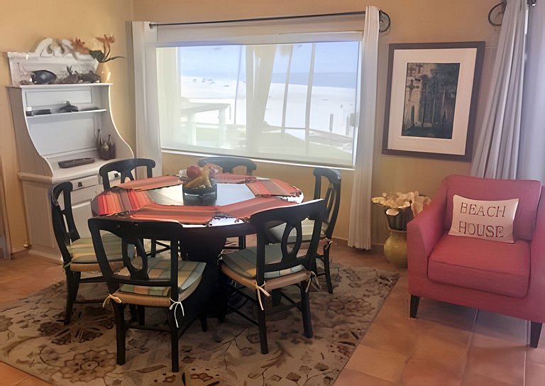 Despierta frente al Mar en este Condo Doble