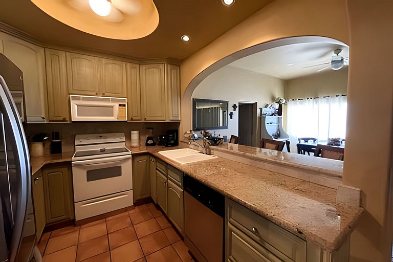 Despierta frente al Mar en este Condo Doble