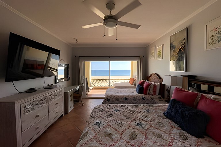 Despierta frente al Mar en este Condo Doble