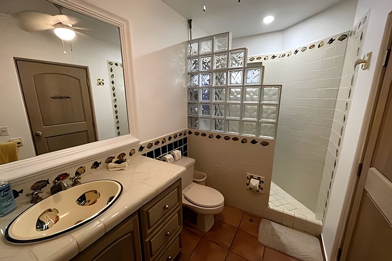 Despierta frente al Mar en este Condo Doble