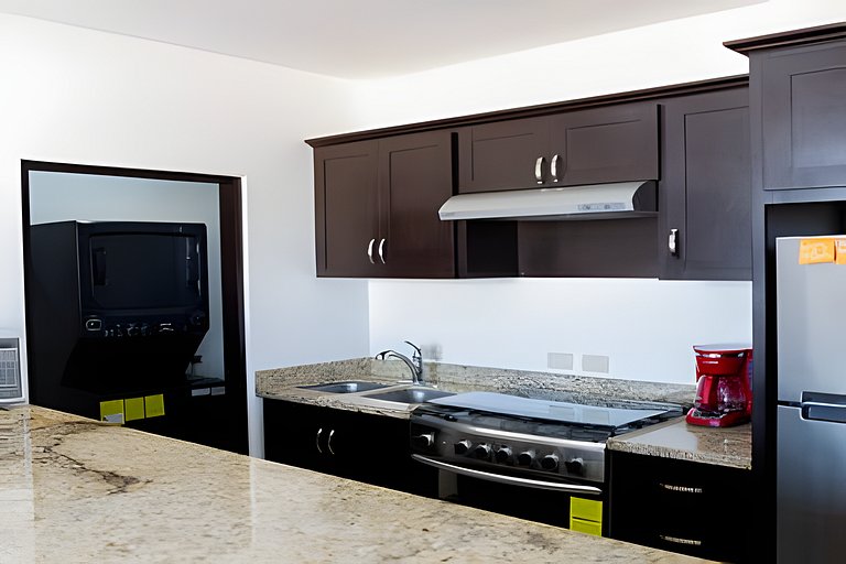 Amplio Condo con Vista al Oceano