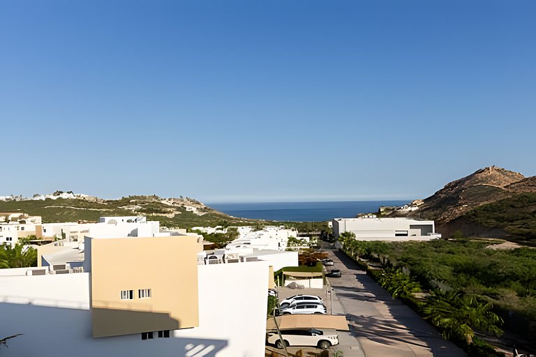 Amplio Condo con Vista al Oceano