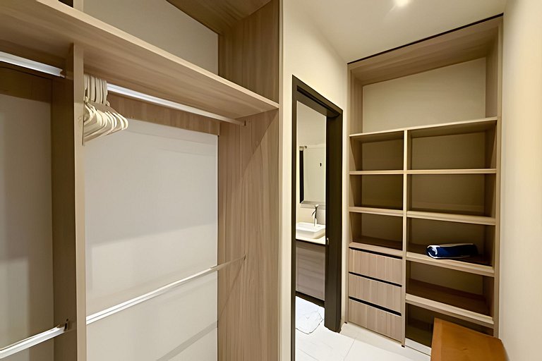 Condominio Luminoso y Espacioso con Vista al Arco