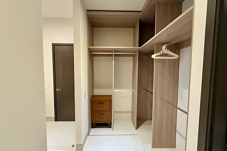 Condominio Luminoso y Espacioso con Vista al Arco