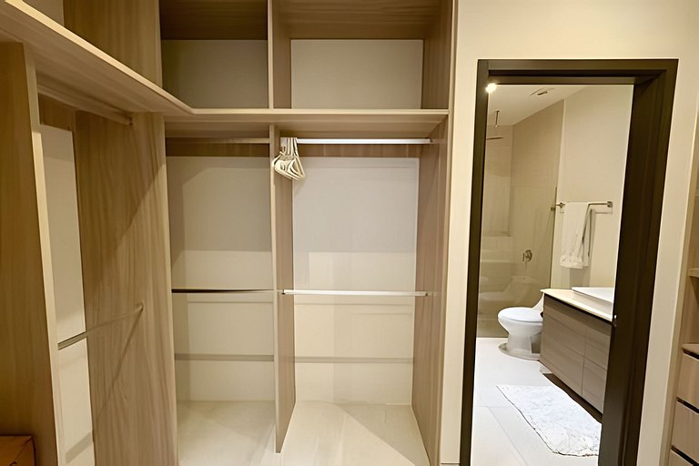 Condominio Luminoso y Espacioso con Vista al Arco