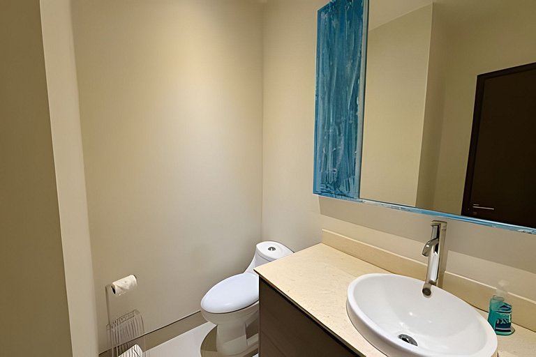 Condominio Luminoso y Espacioso con Vista al Arco