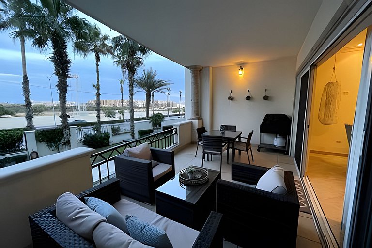 Condominio A Pasos de la Playa y Marina