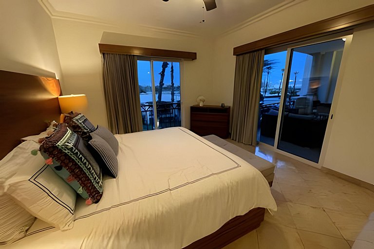 Condominio A Pasos de la Playa y Marina