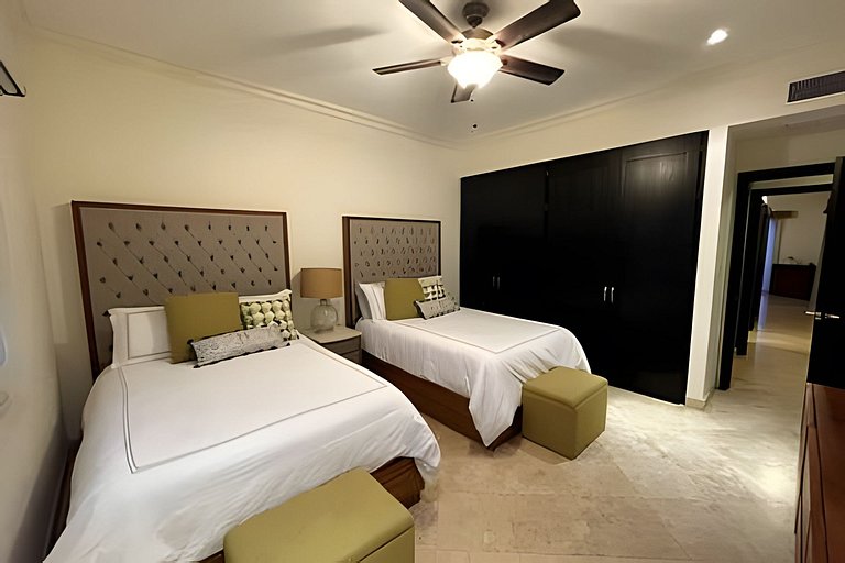 Condominio A Pasos de la Playa y Marina