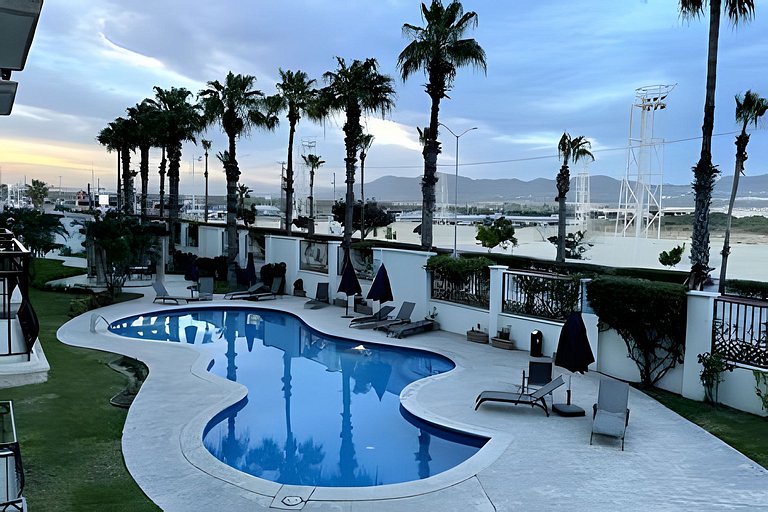 Condominio A Pasos de la Playa y Marina