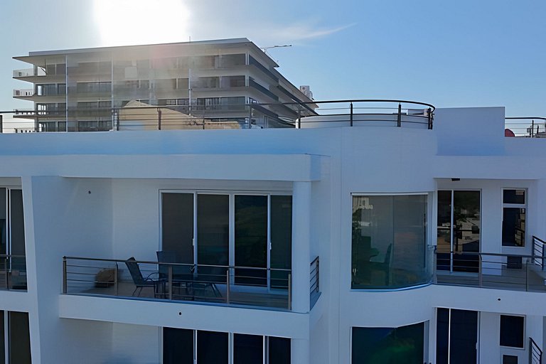 Condo Familiar con Vista al Mar